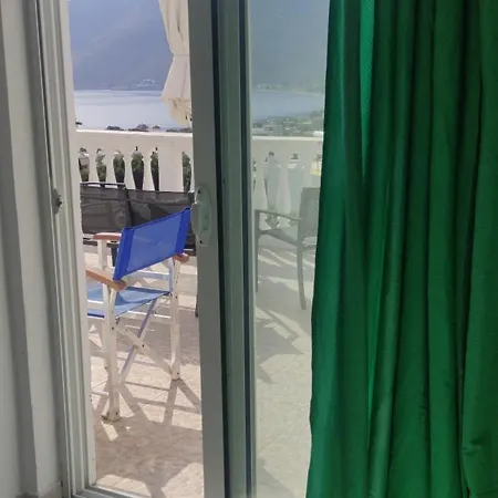 Nikos * Livadia (Tilos)