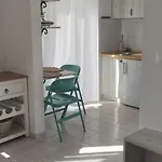 Nikos Appartement *