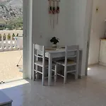 Nikos Appartement *