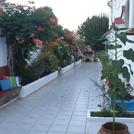 Nikos Apartament