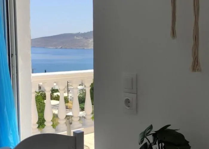 Nikos Livadia (Tilos)